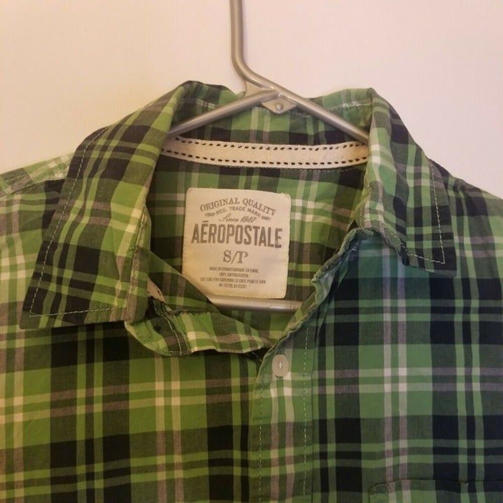 Aeropostale Mens SMALL Green Blue White Button Down Long Sleeve Shirt - Picture 2 of 2